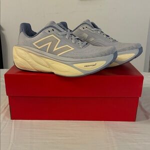 New Balance Fresh Foam X More v5 Women 8.5 Grey